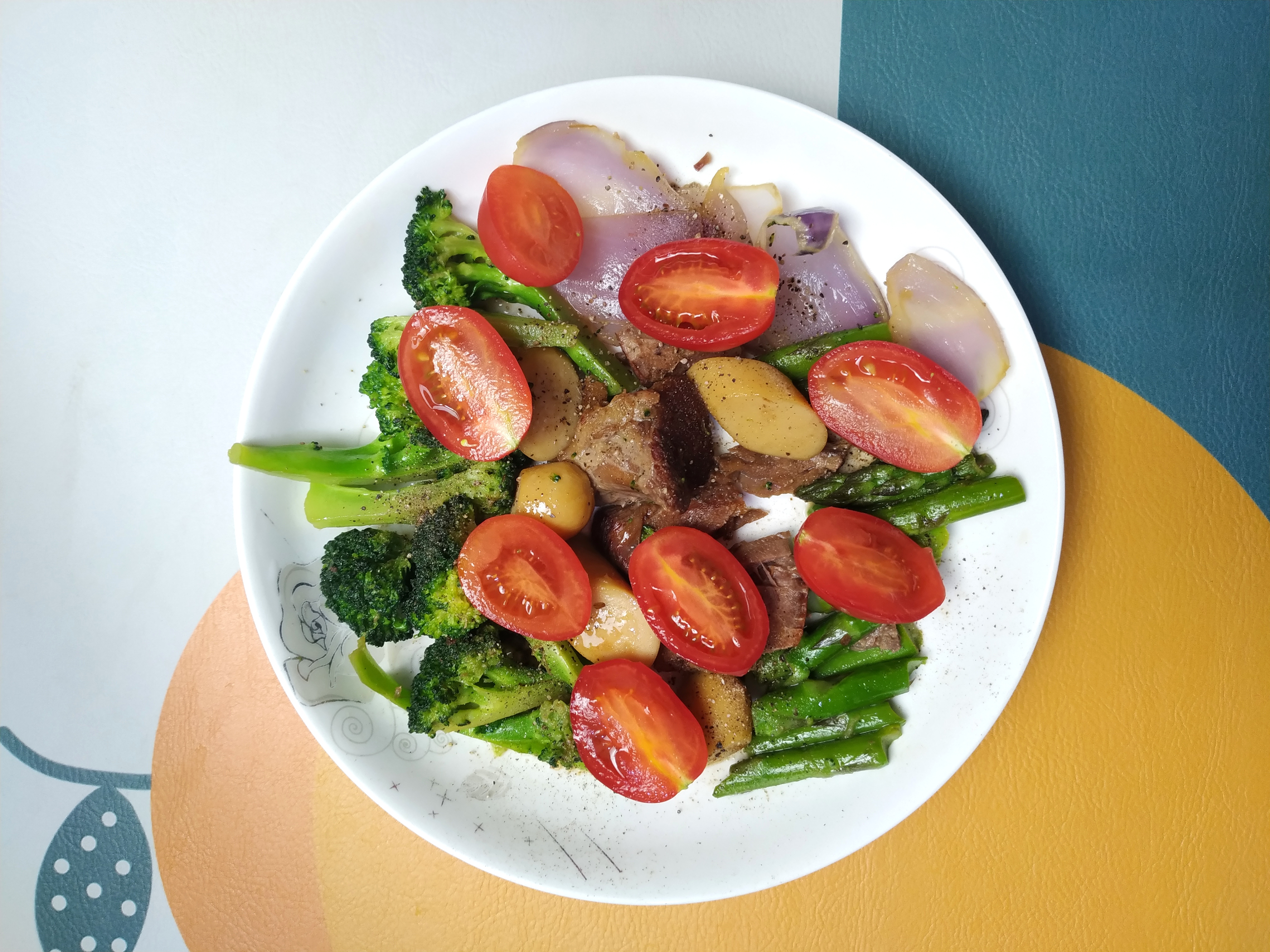 晚餐不吃和吃白水煮菜哪样更减肥,晚餐吃什么减肥菜谱