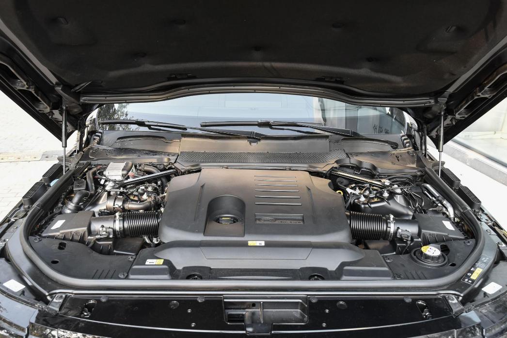 路虎揽胜3.0tl6传世加长版,路虎揽胜3.0l6传世版街拍