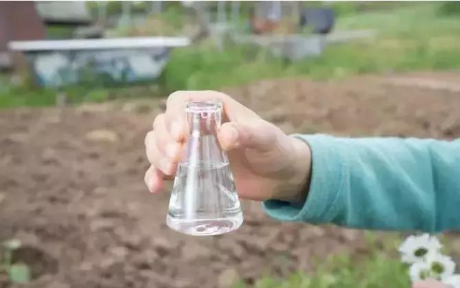 买的有机肥料为啥不溶水,为什么有的肥料很难溶