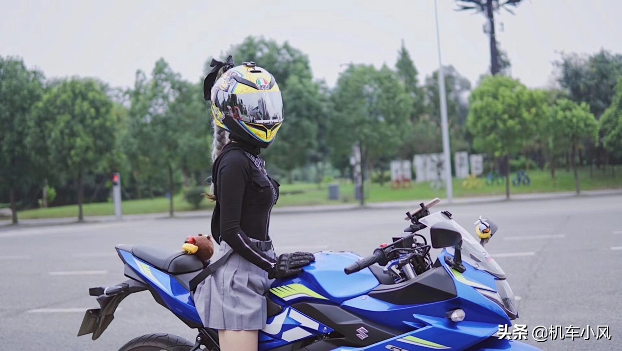 骑摩托车旅行选什么车,女生骑的摩托车该怎么选