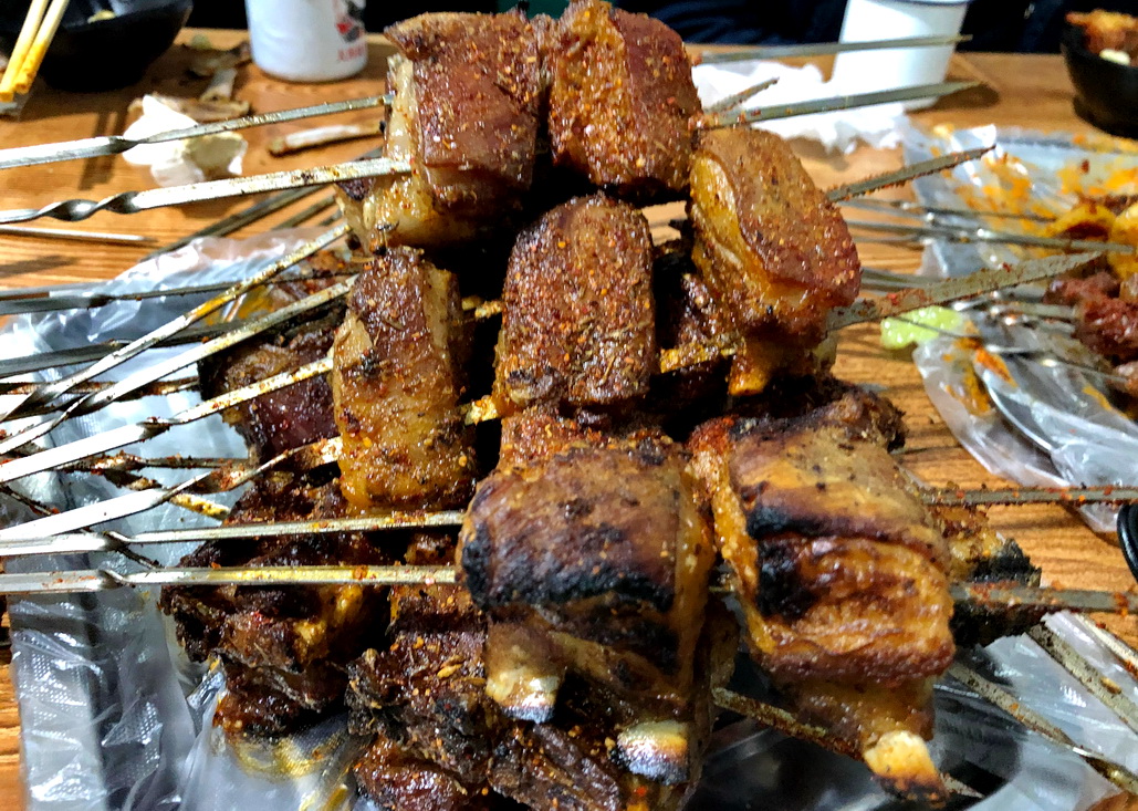 疫情过后看熙熙攘攘的人群,疫情过后去大街上看人来人往