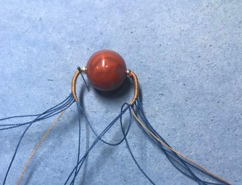 红玛瑙锁骨编绳教程,单颗玛瑙珠子如何编红绳