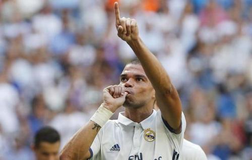 齐达内皇马拿了几个欧冠,皇马卫冕欧冠齐达内