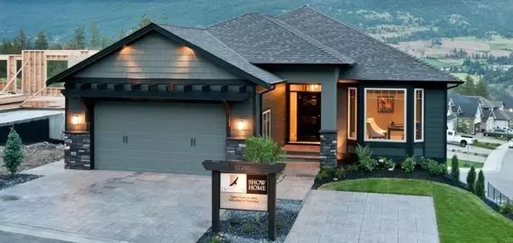 加拿大100万能买什么房,上海一套房在加拿大能买多大