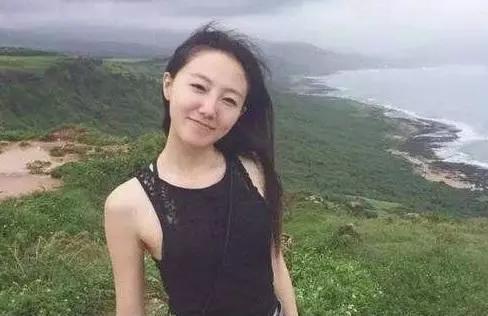 林更新与网红同游晒亲密照,林更新网红同框