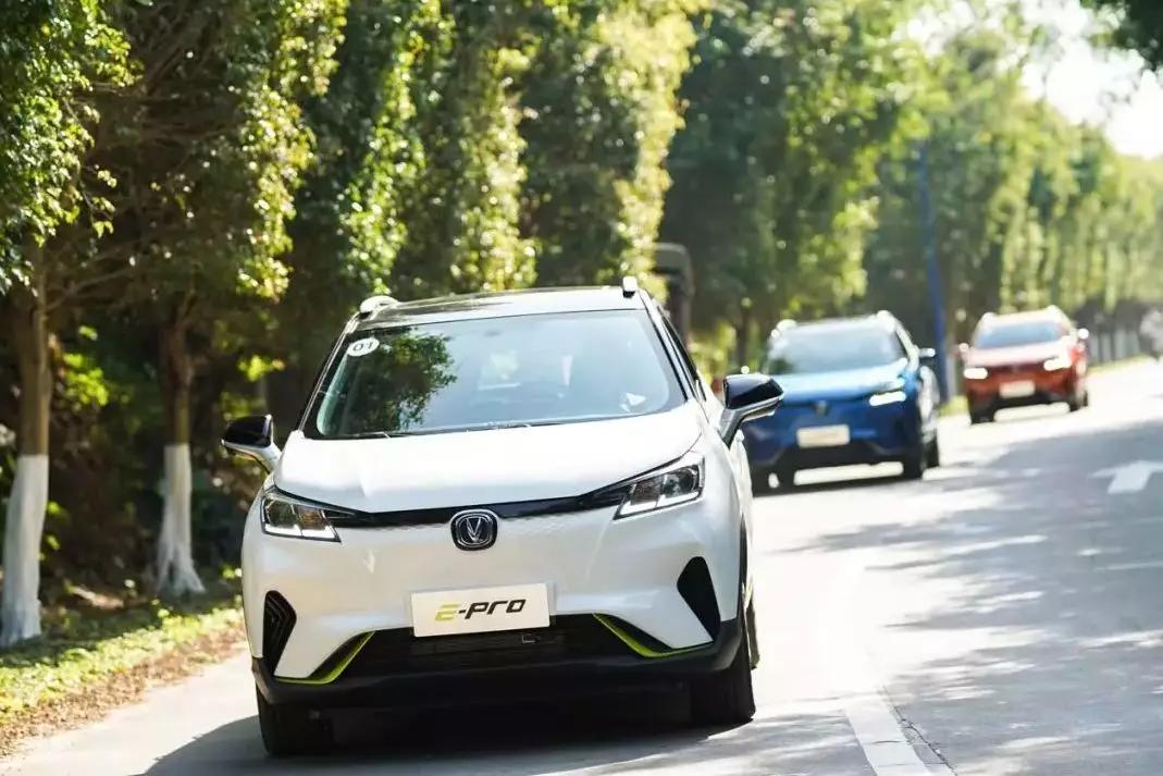 纯电动车的市场价是多少,多少钱一辆纯电动车