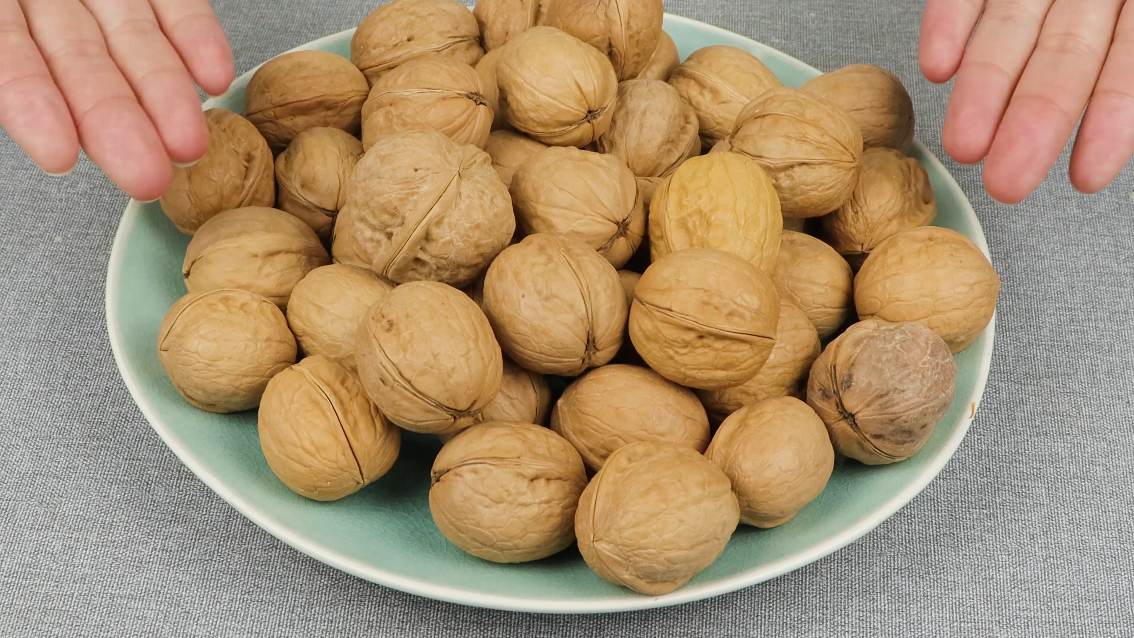 鸡心核桃大个与小个哪个好,买核桃大的好小的好