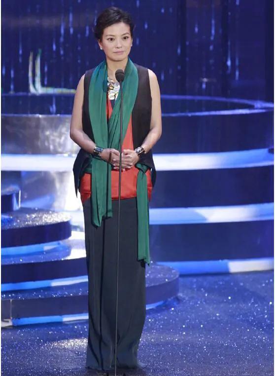 赵薇做了什么变年轻了,赵薇变了