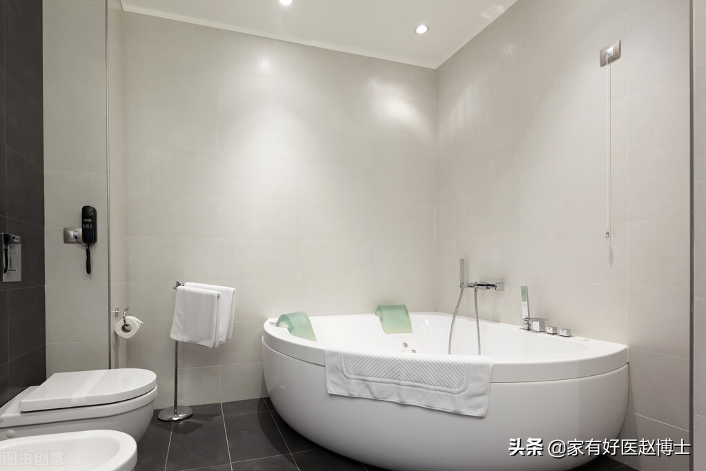 尿频、尿急、尿痛！尿路感染为何女性高发，预防与用药有何讲究？