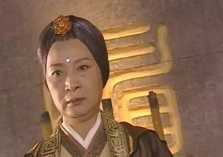 神雕侠侣最早版杨过和郭芙在一起,各版神雕侠侣杨过弹指神通救郭芙