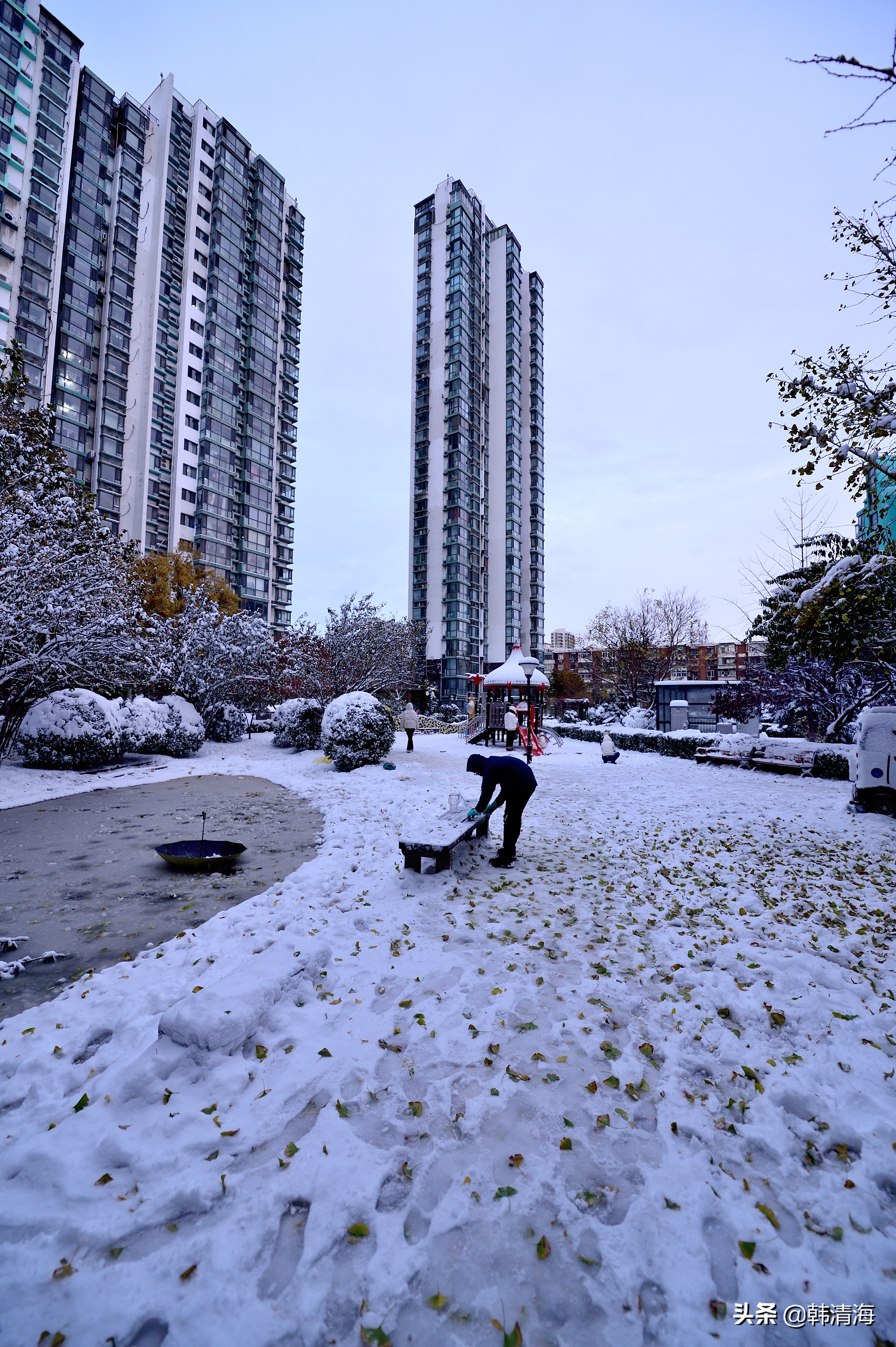 2021天津第一雪水畔花园小区装扮得更加圣洁和美丽