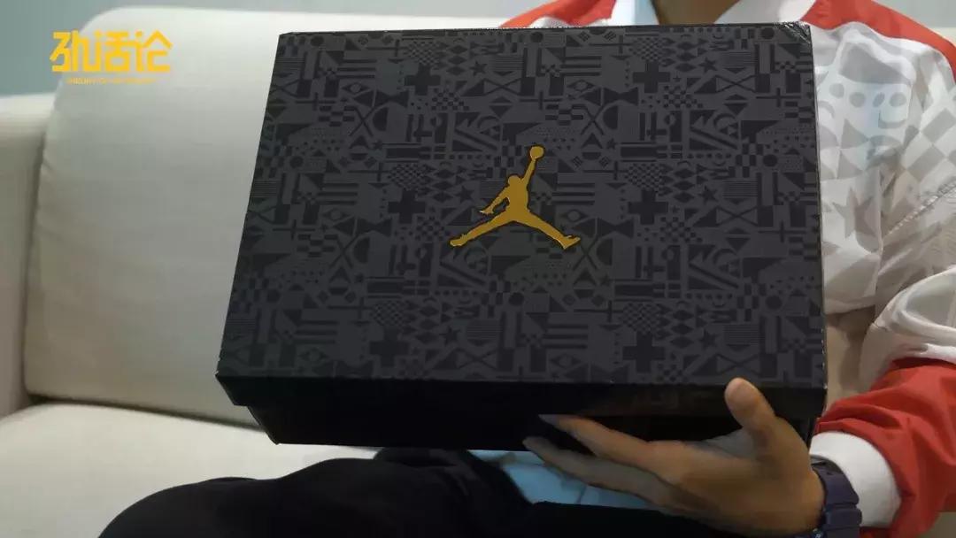aj12冷门好看配色,aj12季后赛配色