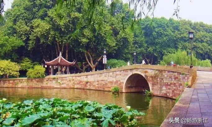 杭州西湖的景色特点和相关传说,西湖的历史故事与神话传说