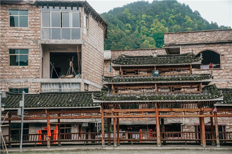 贵州旅游被带去银饰非遗传承馆,贵州千户苗寨银饰一条街