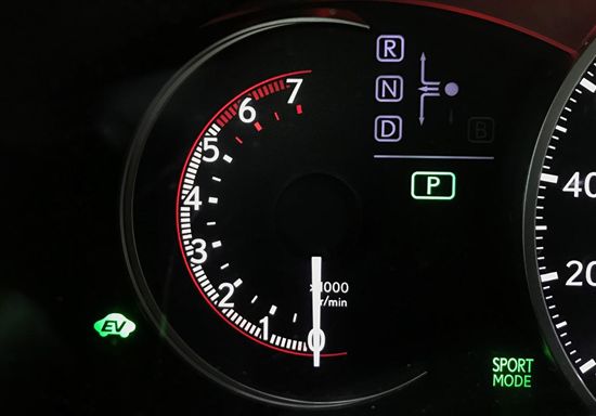 17万买辆小姐姐最爱混动雷车，省心省油实用性为何令人大跌眼镜？