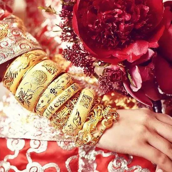 龙凤呈祥黄金手镯的寓意,中国黄金龙凤呈祥镯