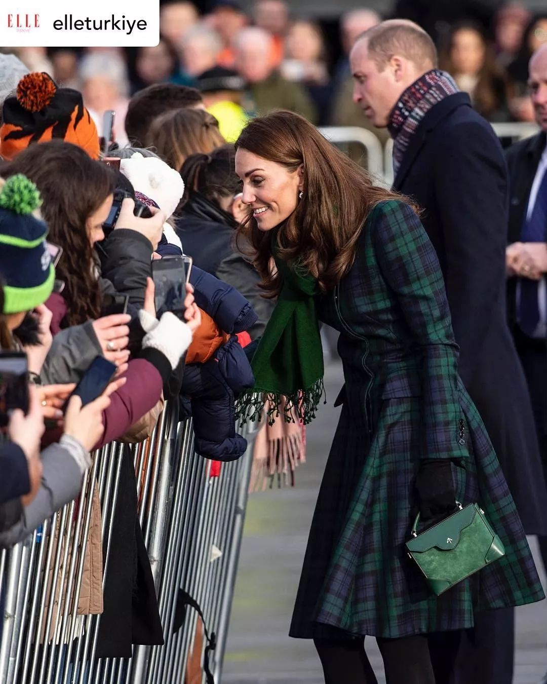 春天适合什么颜色包包,春天背什么颜色的包包