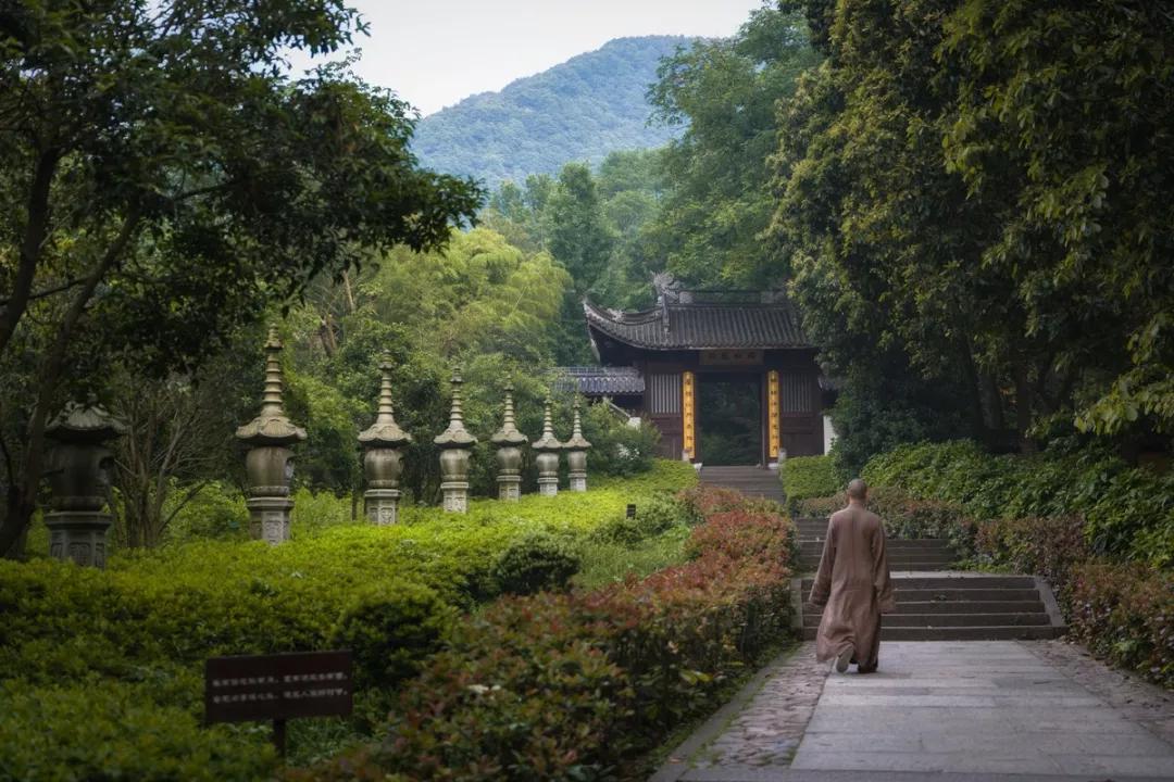 一个高僧说人走好运的征兆,一位高僧说运气不好时默念三句话