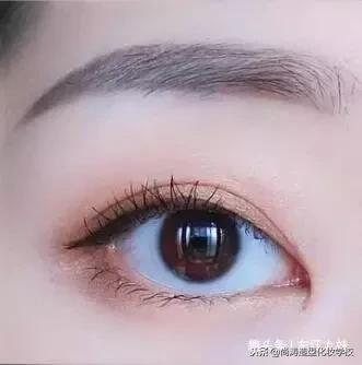 眼妆怎么画自然又好看眼影教程,用四种眼影怎么画眼妆好看