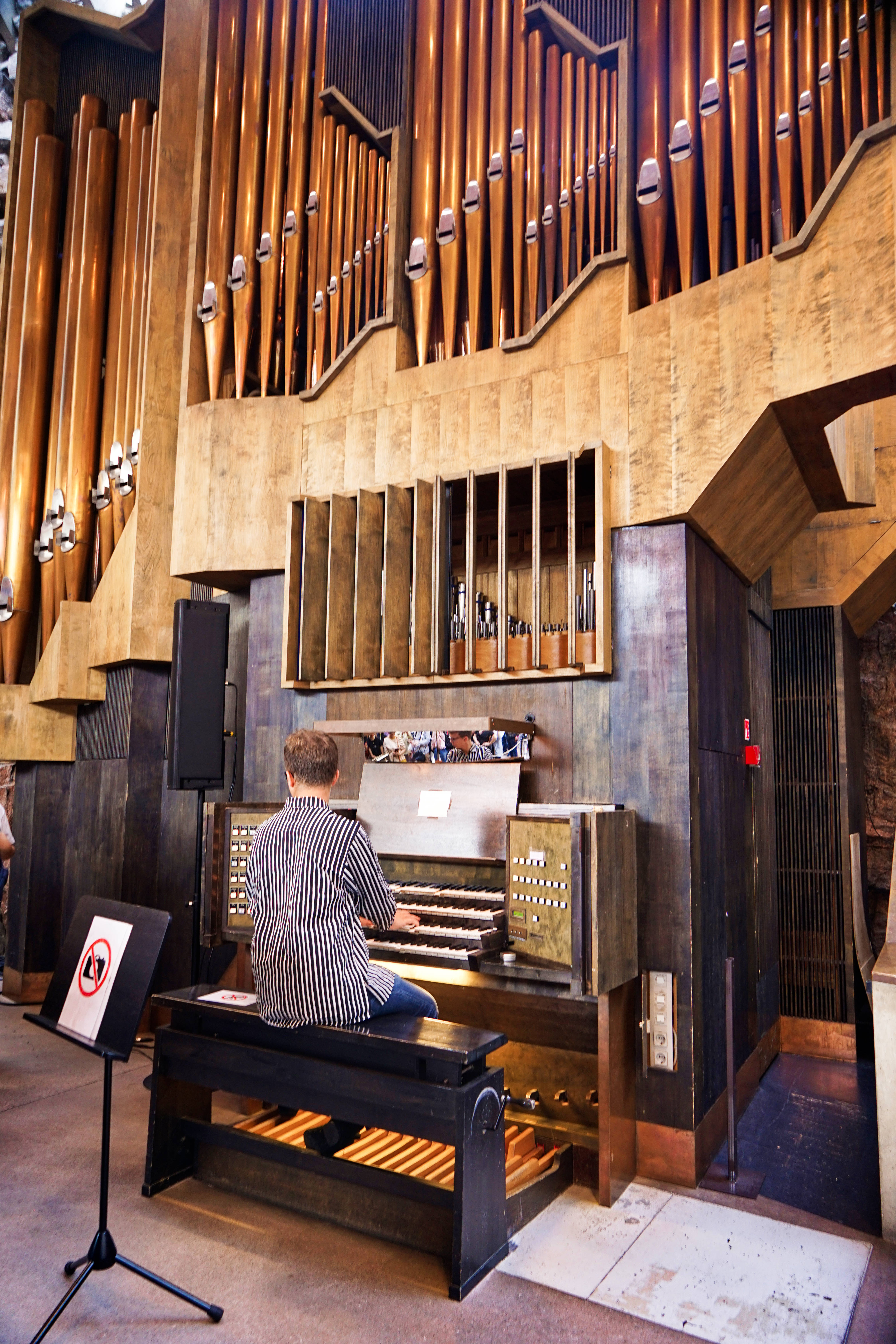 不会英语也能嗨的国家,不会英语能游遍世界吗