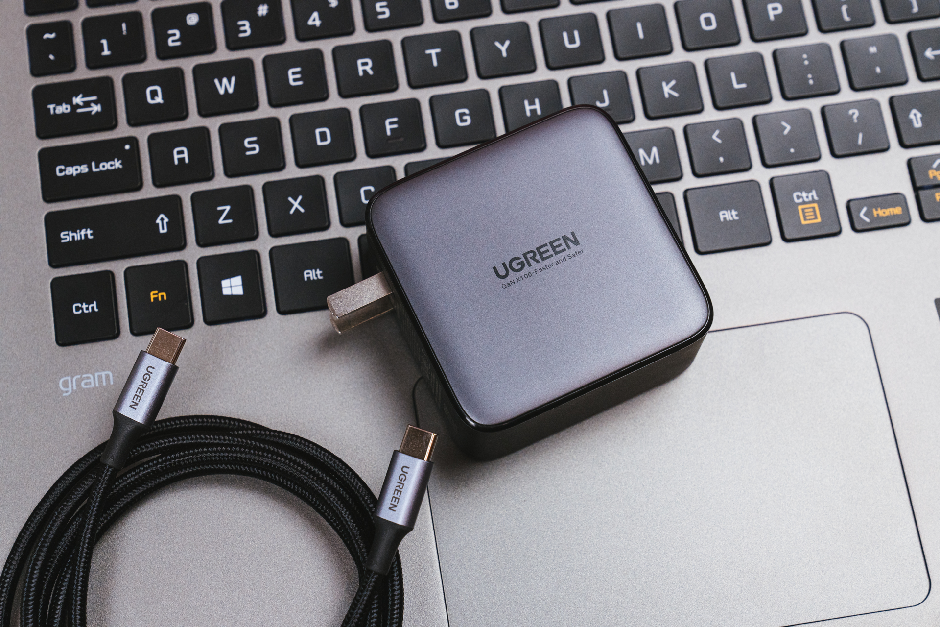 绿联30W氮化镓快速充电器,绿联闪充湃氮化镓充电器45瓦测评