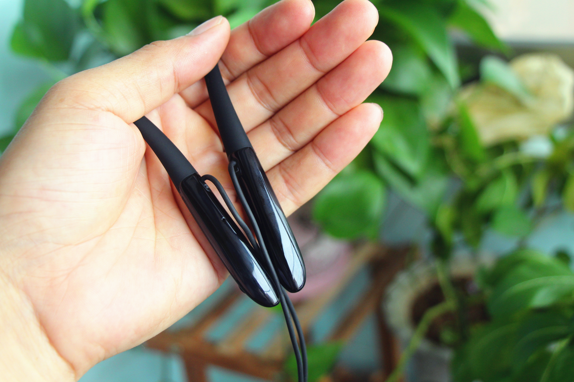 到底什么耳机又便宜又好用,到底哪种耳机适合玩游戏