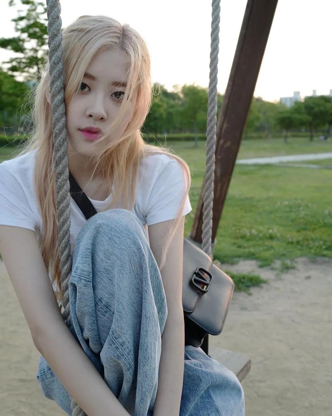 blackpink的朴彩英rosie,blackpink朴彩英澳洲玫瑰歌名