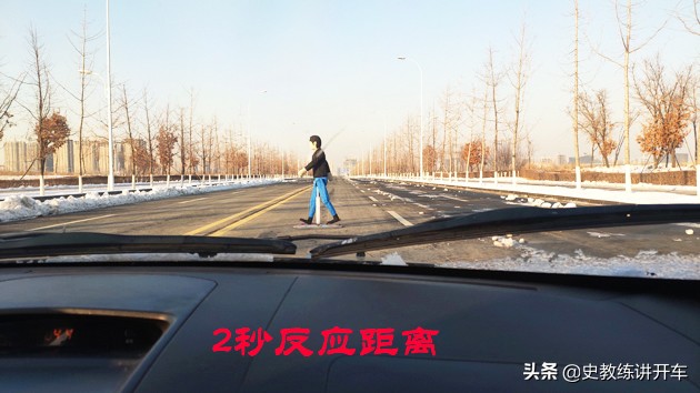 教练遇到笨学员教练怎么处理,驾校学车被教练嫌弃笨