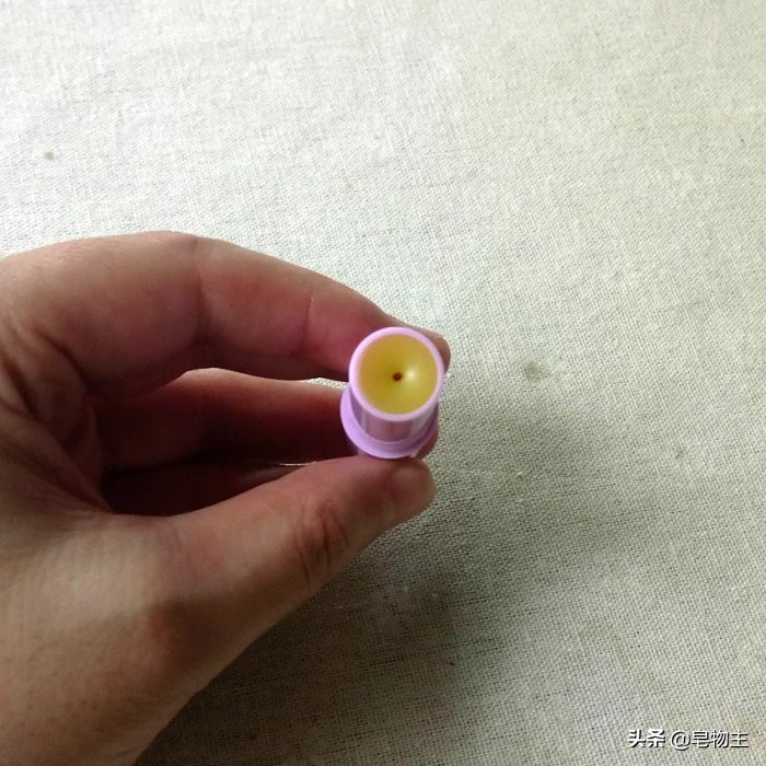 自制薄荷润唇膏简单教程,技能改变生活视频讲解