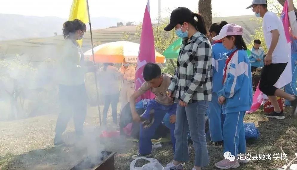 砥砺奋进谱华章不忘初心,砥砺初心奋勇前行谱新篇