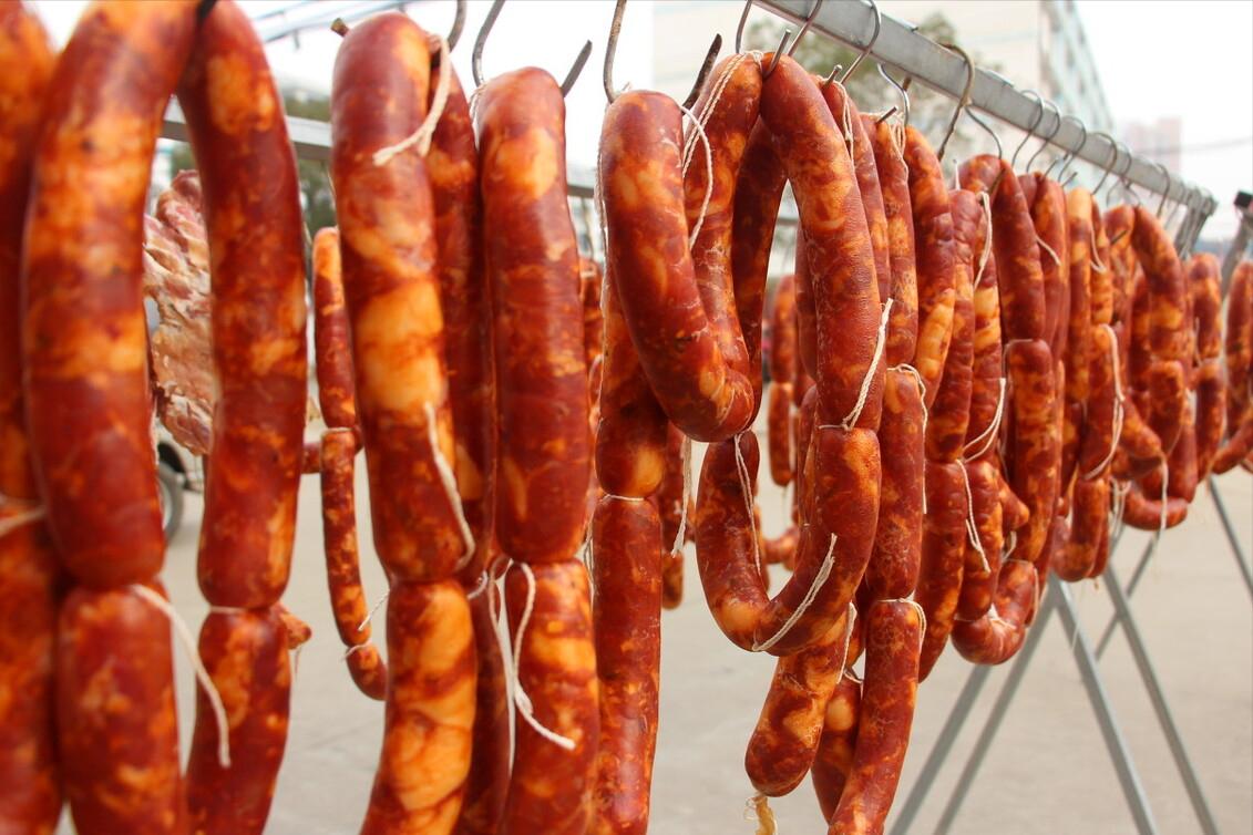 灌香肠秘方谁知道,教你灌香肠配方