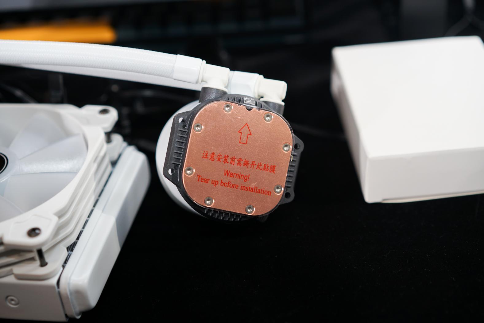 618装机用金士顿雷电RGB内存条？实测下来真的有点小惊喜