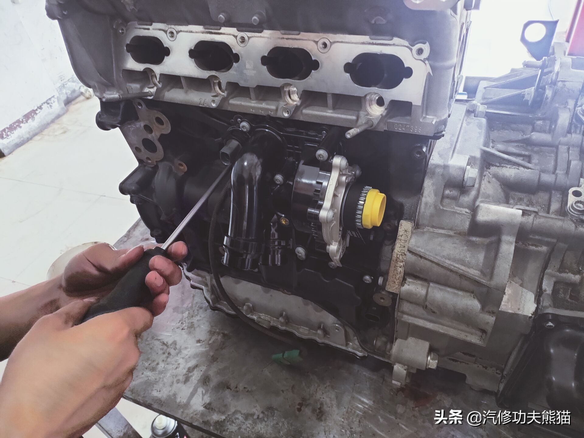 夏朗2.0发动机烧机油上海解决方法,大众夏朗烧机油最佳解决方案