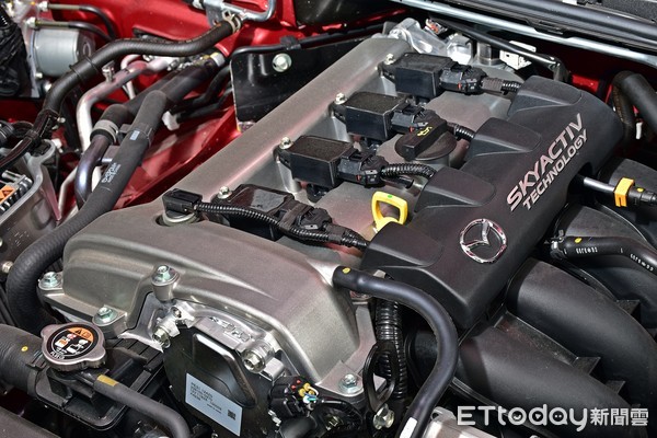 马自达mx-5miatasport,马自达mx5手动软顶敞篷试驾评测