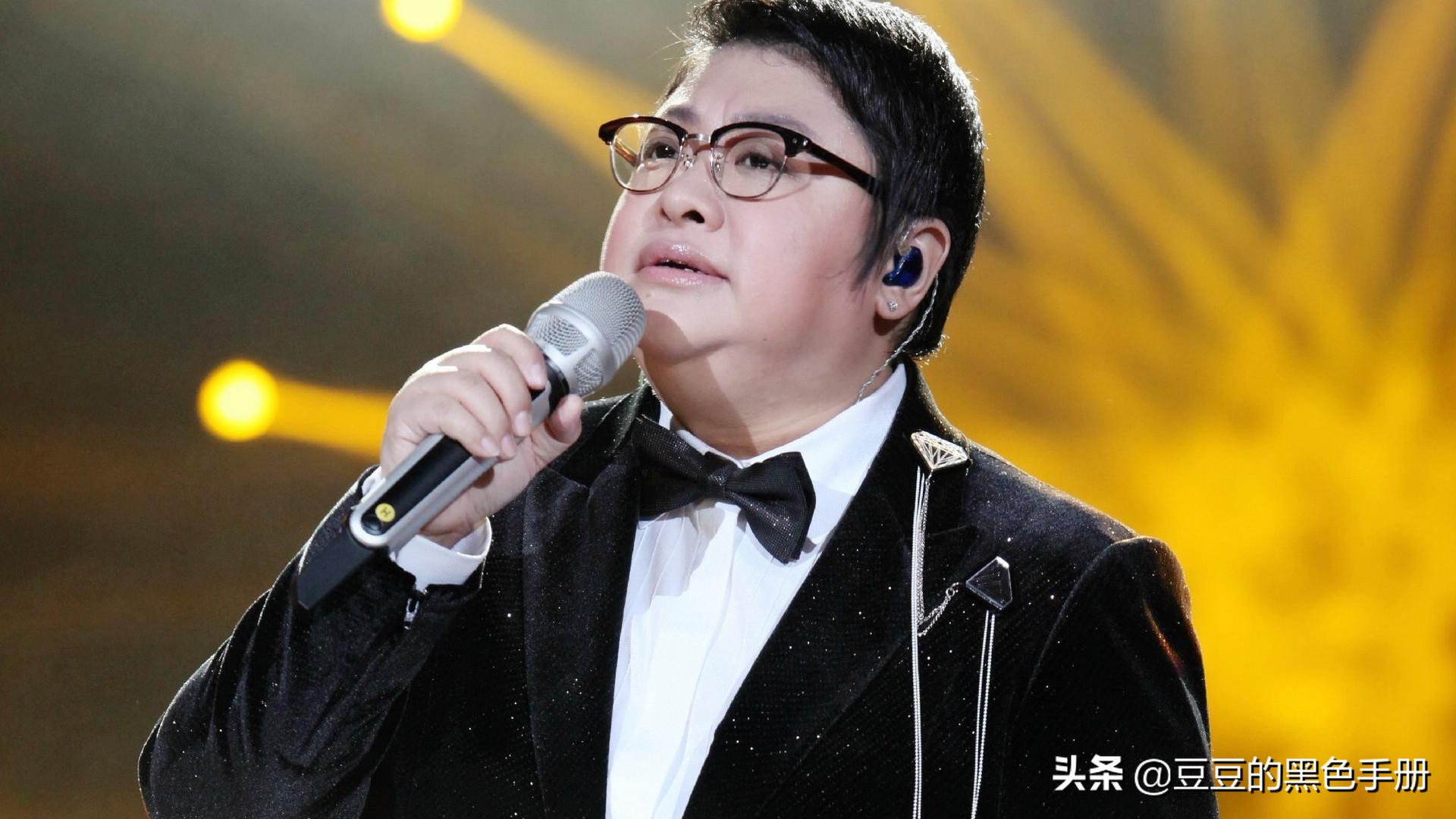 经典军旅歌曲飒爽英姿五尺枪,不会唱就别唱原视频