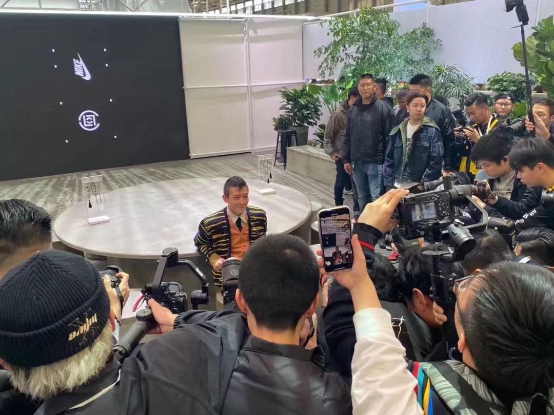 陈冠希nike玫瑰金丝绸,陈冠希丝绸系列玫瑰金