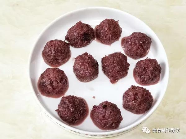 老爸的食光鲜花饼的做法,发面玫瑰花饼的美食做法