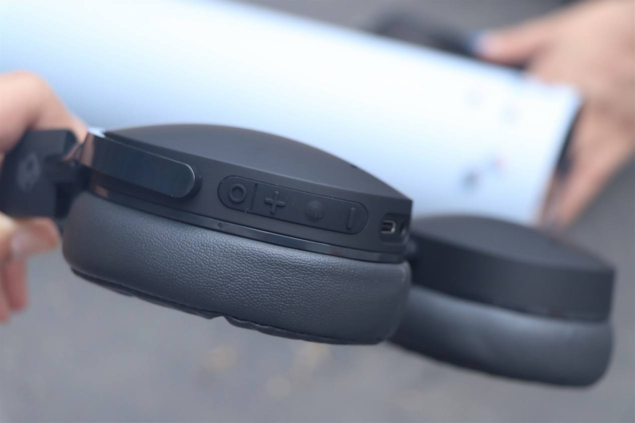 hifi头戴式无线蓝牙耳机推荐,同价位是选耳麦还是入耳式耳机