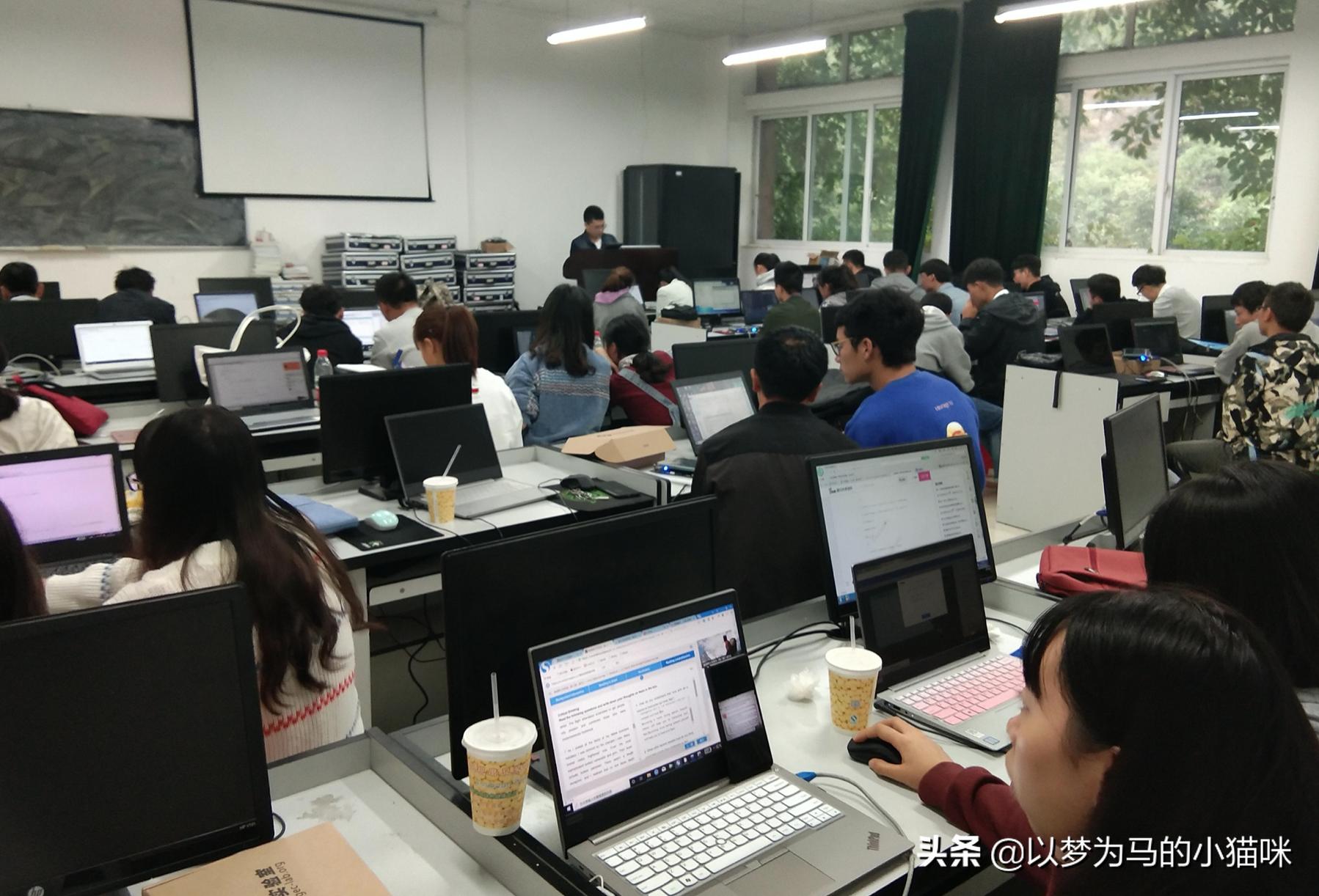 高考成绩差选什么专业就业前景好,2022高考选什么专业就业前景最好