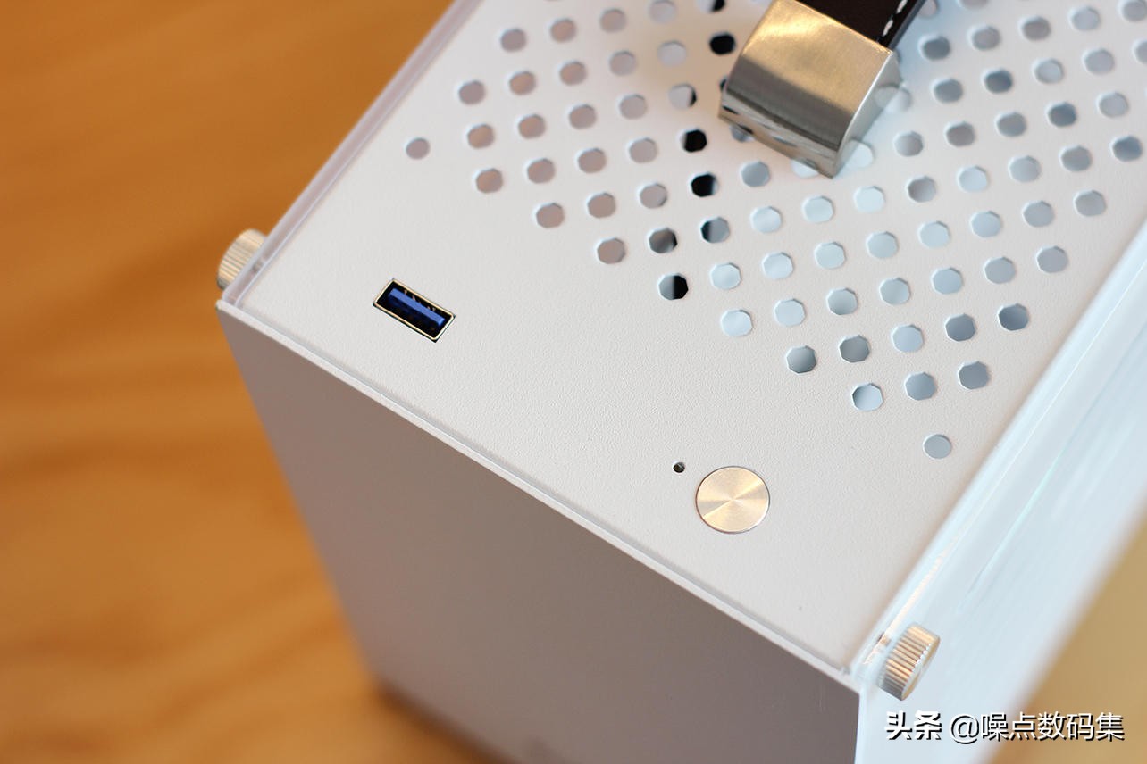 超频三蜂鸟100机箱,超频3蜂鸟i100装机