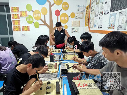 鹰潭市余江区邓埠镇仪风村积极探索乡村自治管理模式