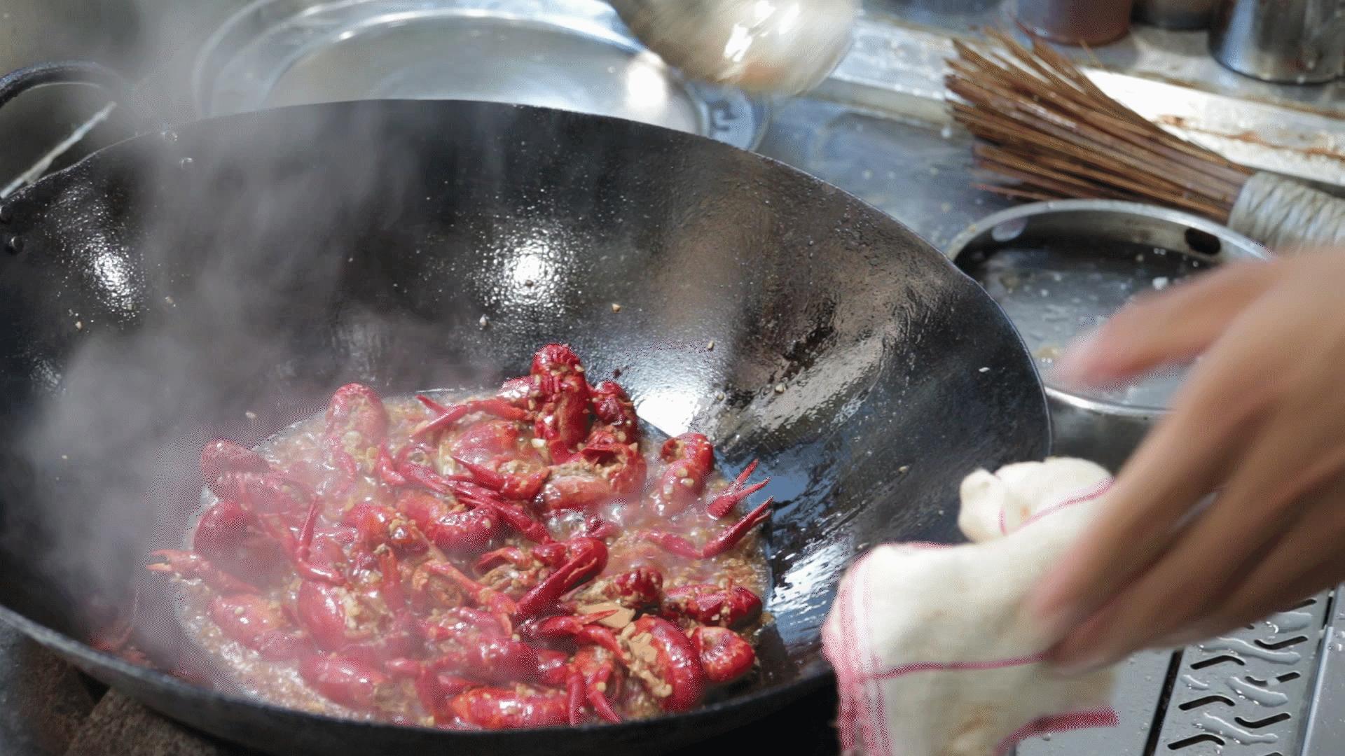 做蒜蓉小龙虾蒜香粉放多少,香辣小龙虾蒜蓉小龙虾两种做法