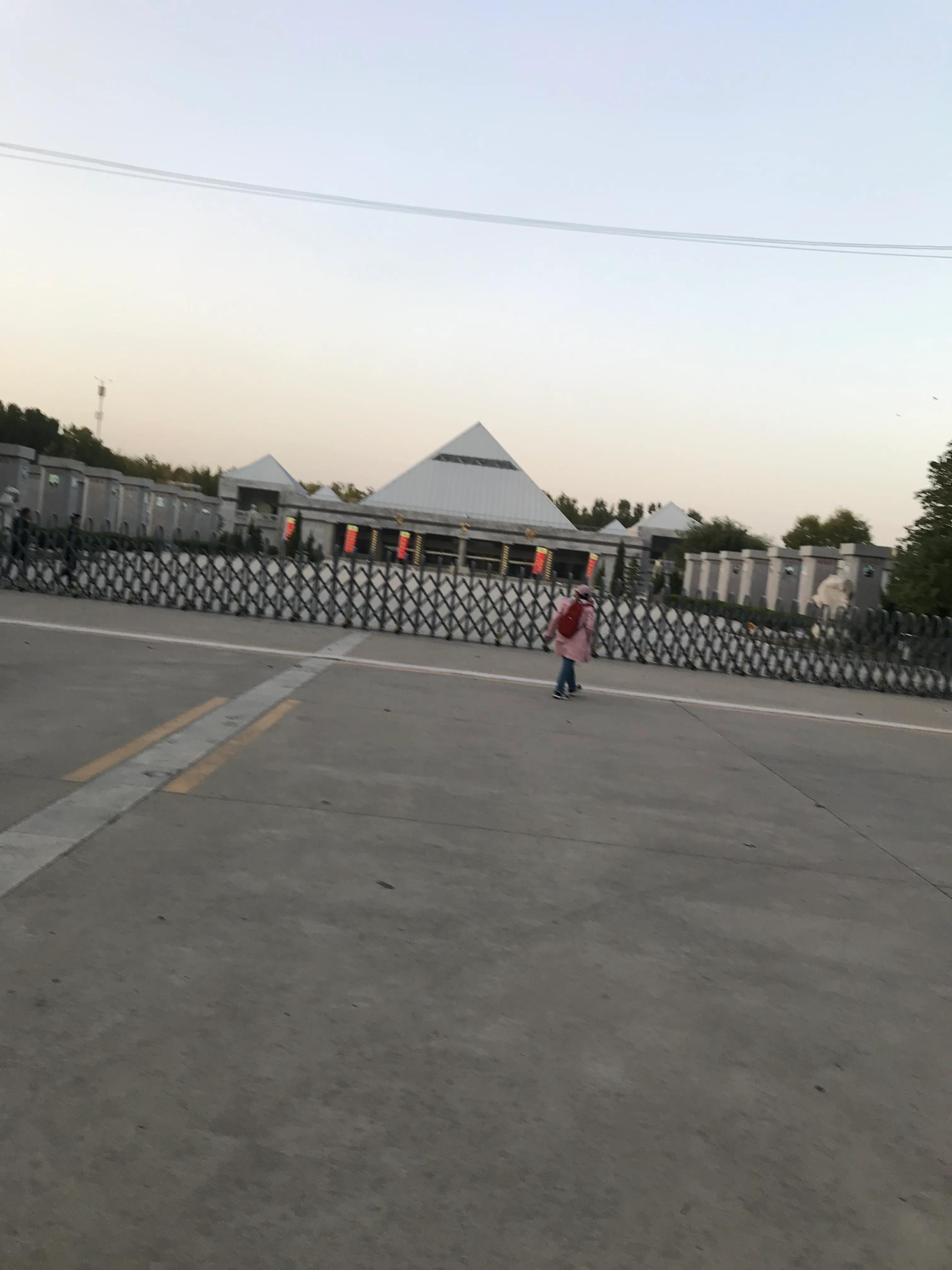 张姓始祖挥公神像,张氏始祖挥公墓地