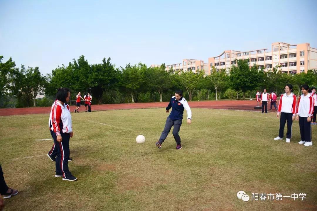 世界蹼泳冠军,世界游泳冠军去海里