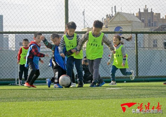 迎新年萌娃,萌娃舞狮舞龙迎接新学期