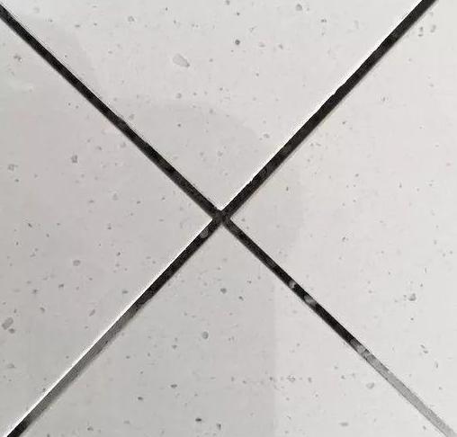 瓷砖做美缝后期会发黑吗,美缝时间久了发黑还可以补救吗