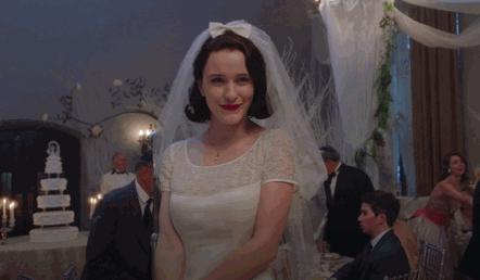 弃出轨前夫再惹桃花，纽约名媛离婚爆红，5000套美裙包裹励志大戏