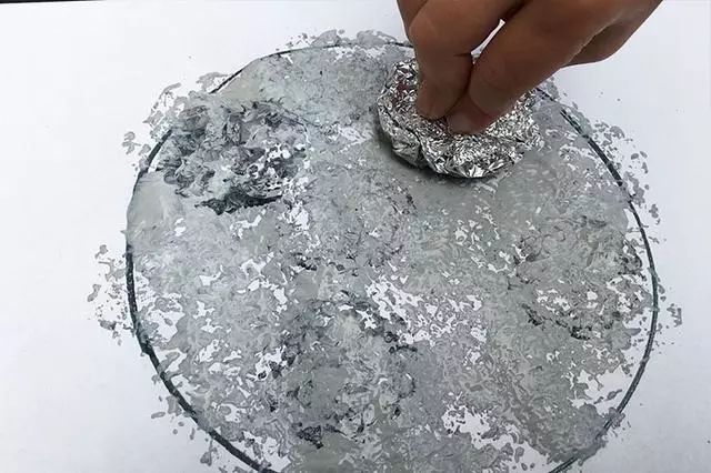 在太空里，流泪、拧毛巾、洗头发是啥样？原来这么神奇