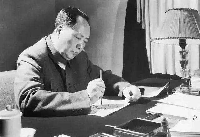 毛主席的书法:被推崇为近代狂草第一人,从书法中悟出辩证法思想