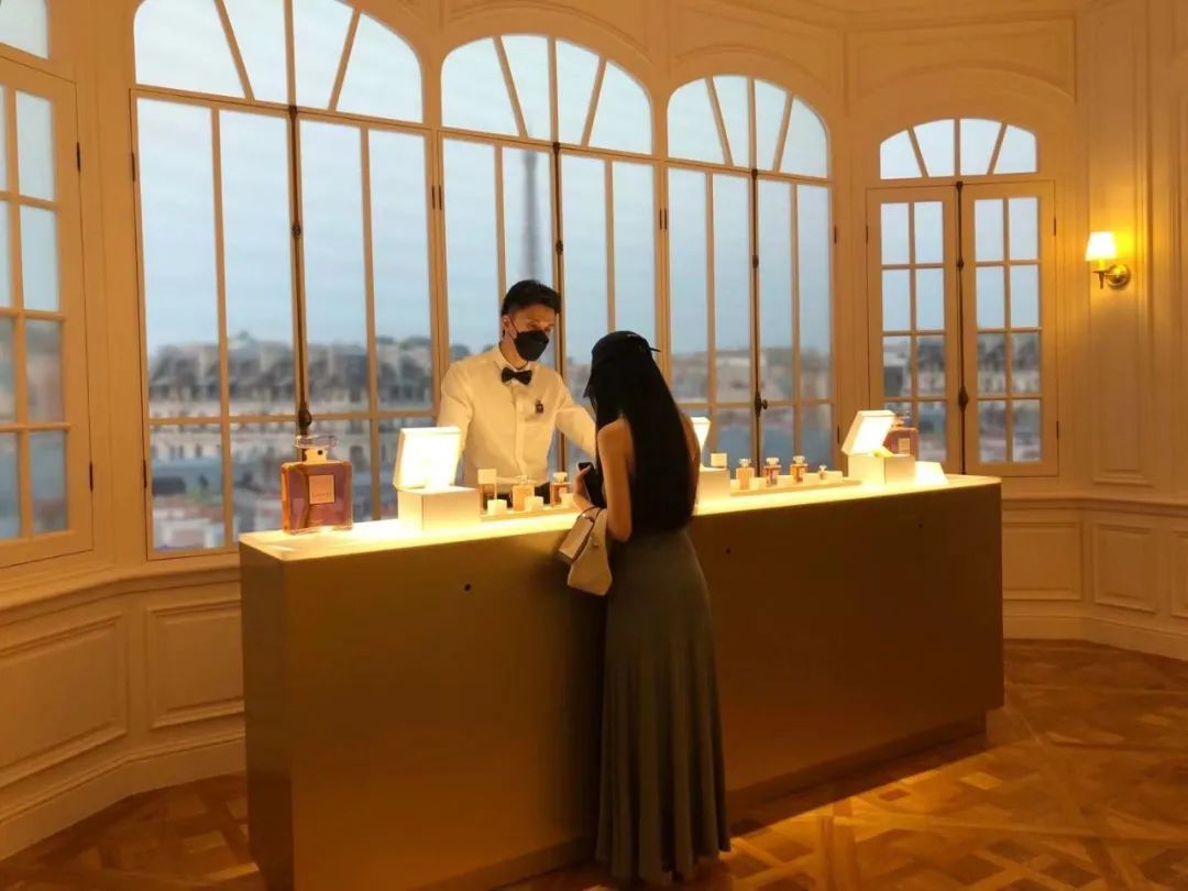 去看香奈儿香水展,感知香奈儿香水展2021展览图片